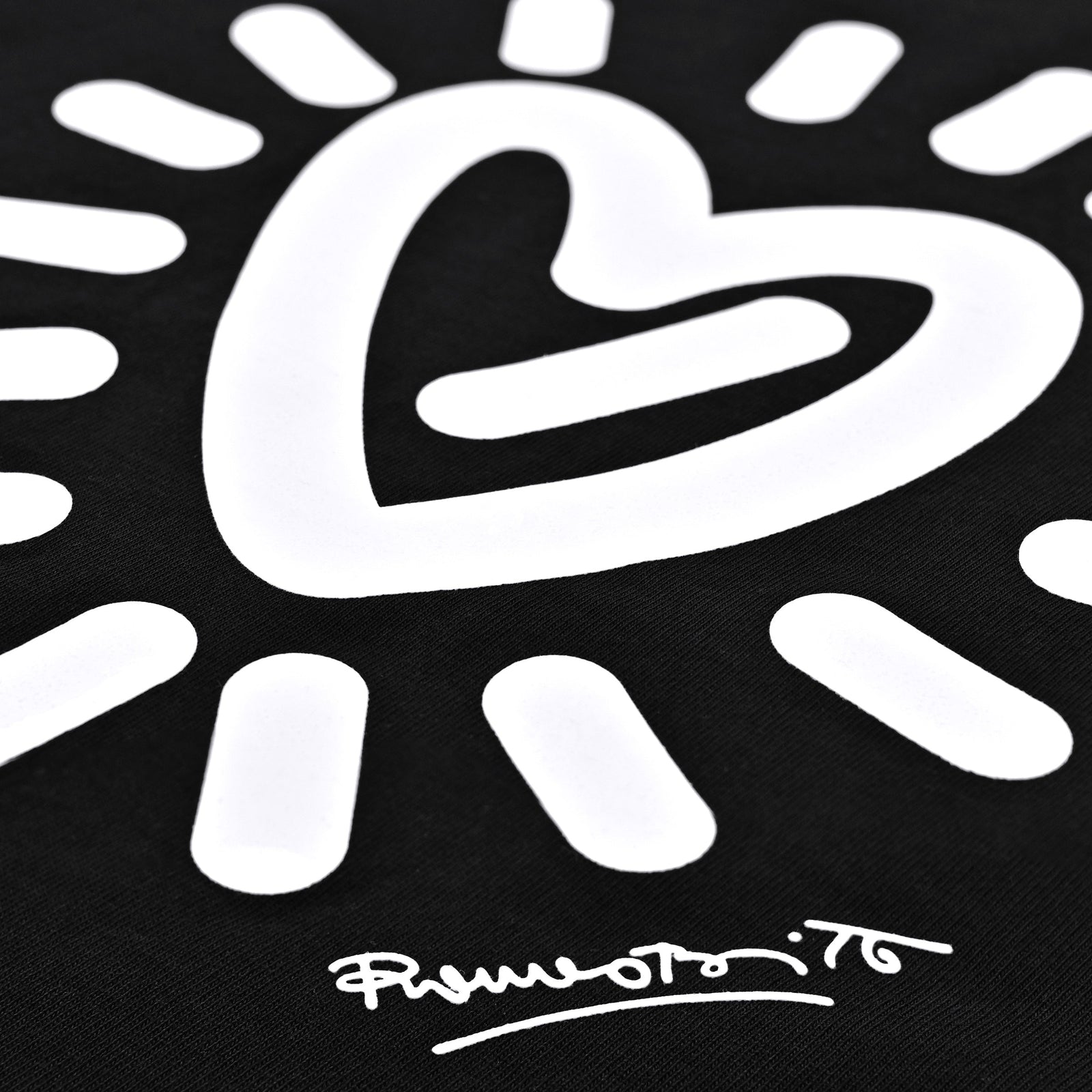 BRITTO® T Shirt - Graffiti Heart - Black (Women)