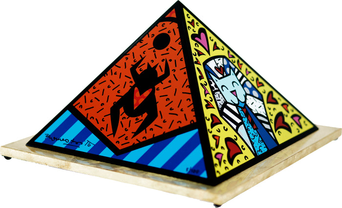 PYRAMID FOR KING TUT - Sculpture