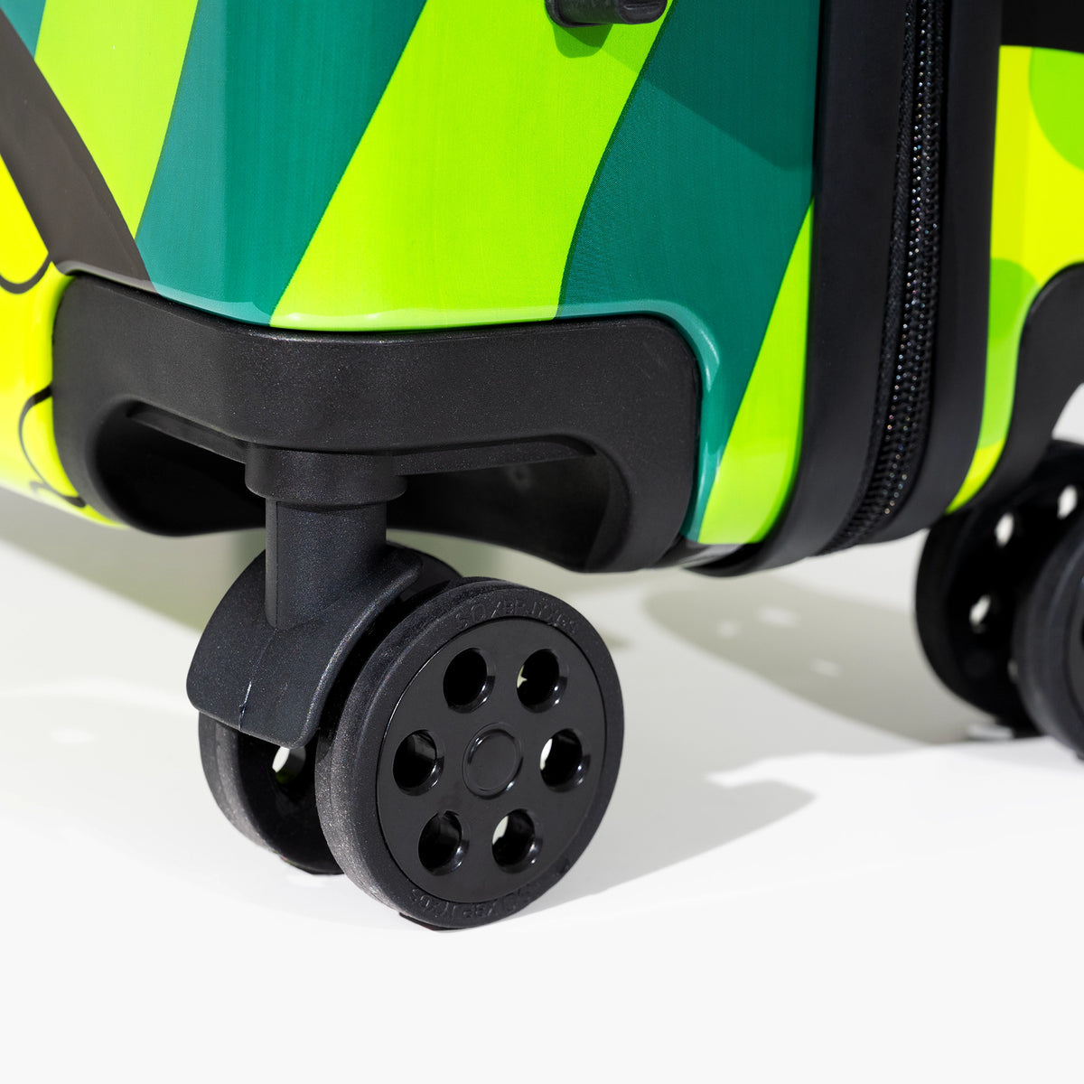 New Day Britto 20" Luggage
